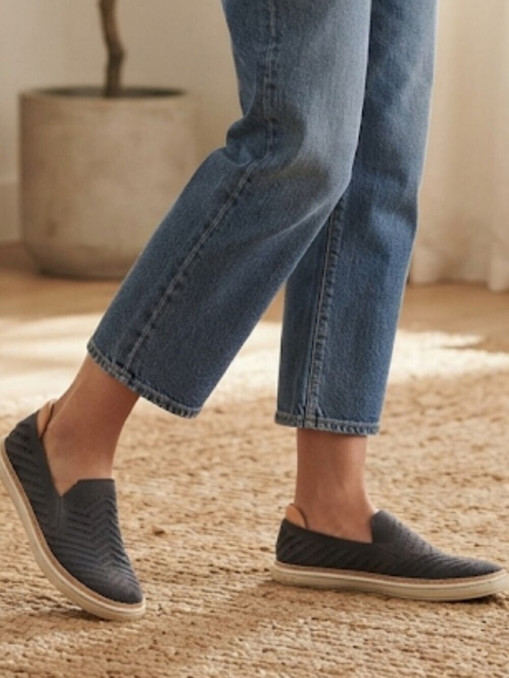 Ugg Women Loafer Slip on Sneakers Comfty Platform shoes sz 10